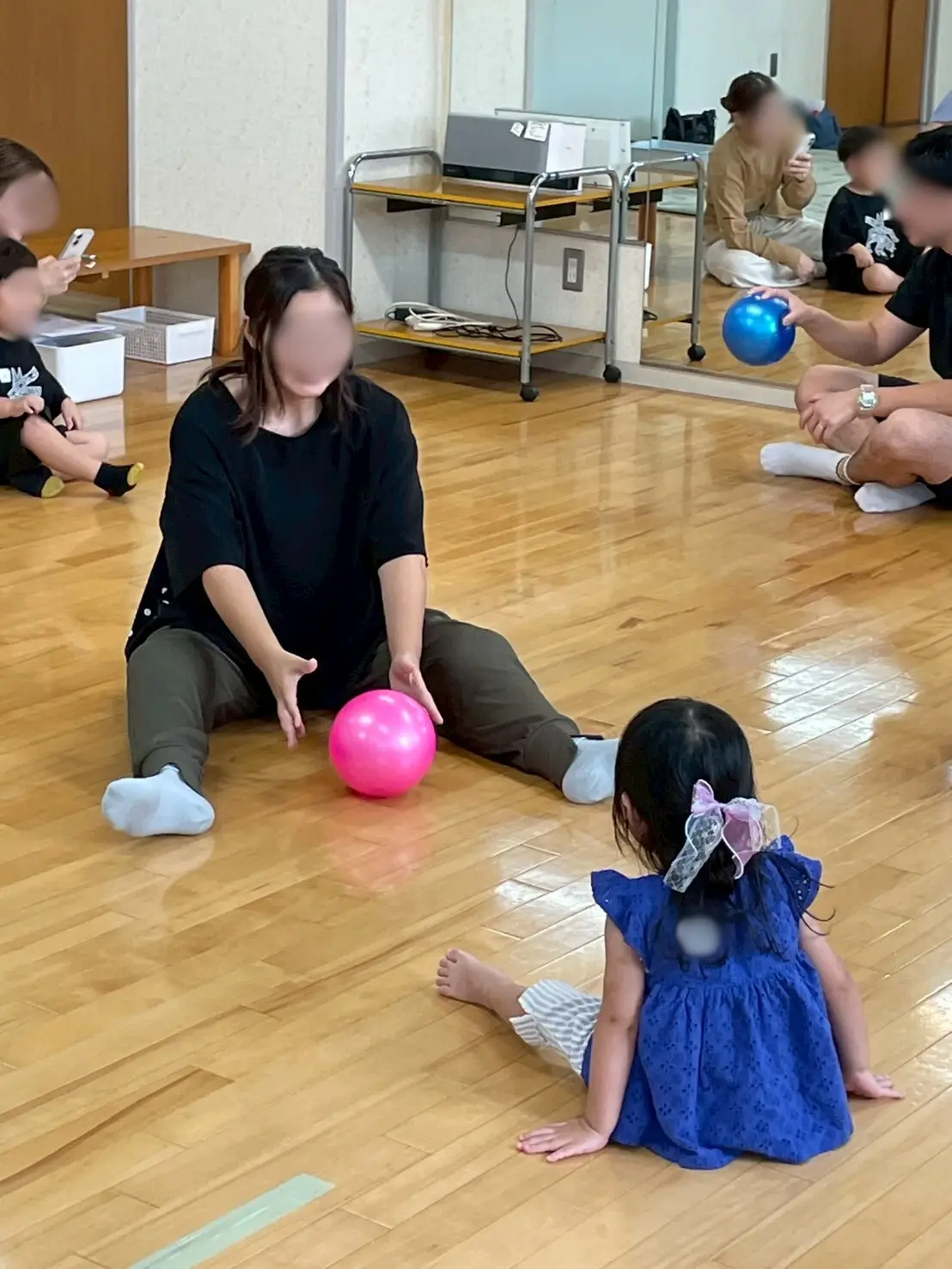 リトミック教室 Waltz の親子で楽しむ音楽時間